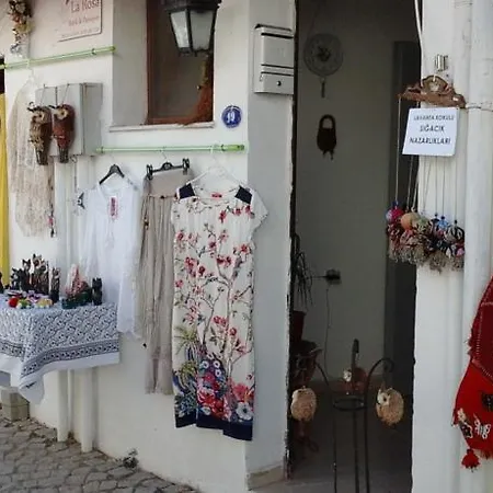 民宿 La Rosa Siğacık